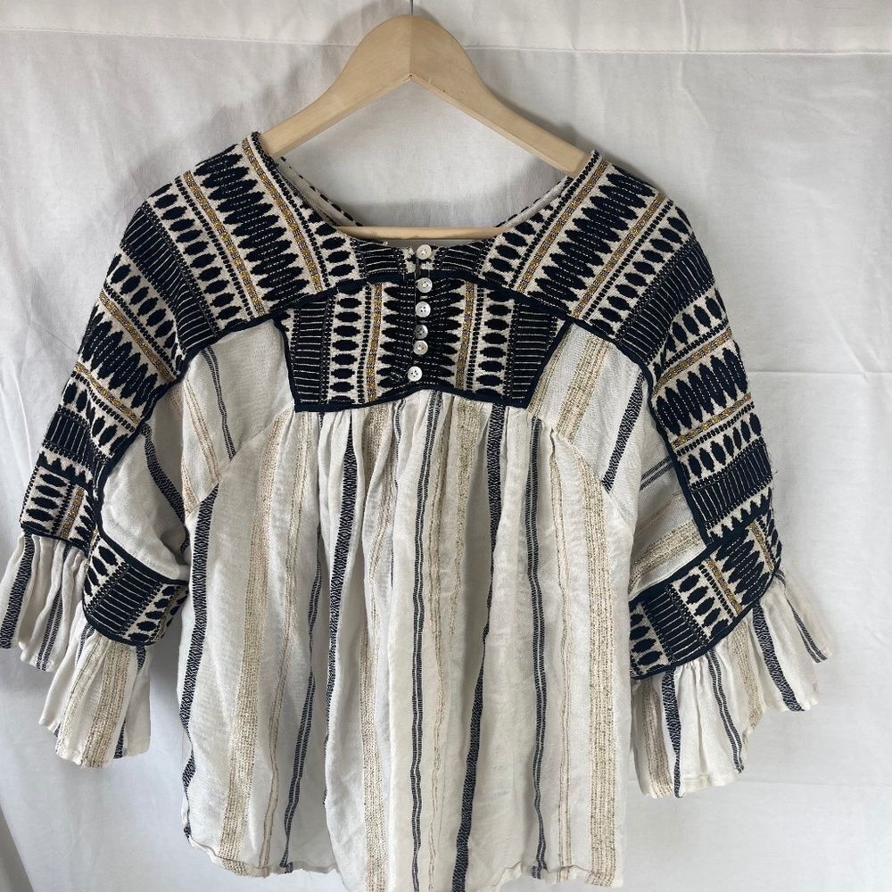 THML Woven/Embroidered Ruffle Sleeve Crop Top Cream/Black/Gold Sz M